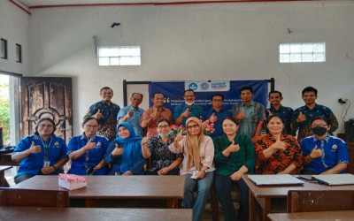 Tim PKM FKIP UNSA Latih Guru Kembangkan Media Pembelajaran Berbasis TIK
